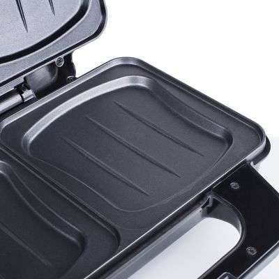 5. Tristar SA-3060 Toaster (900W black and silver)