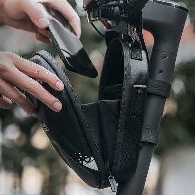 13. Rockbros bag 3011006301 for the handlebar of a bicycle or scooter 1.3 l - black