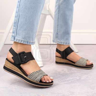 3. Leather wedge sandals Remonte W RKR646
