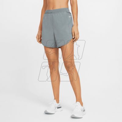 6. Nike Tempo Luxe Shorts W CZ9576-084