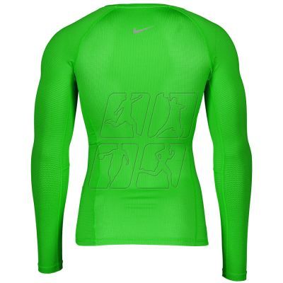 2. Nike Hyper Top M 927 209 329 T-shirt