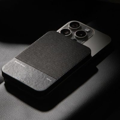 10. Native Union PB-5KMS-BLK-Q2 Power Bank 5000mAh Wireless Charging Black