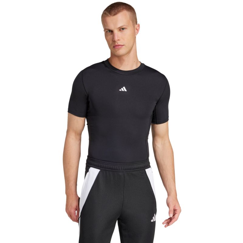 6. Adidas Techfit Short Sleeve Tee M JP4674