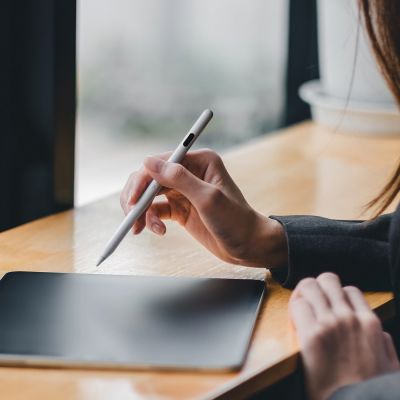 10. Wozinsky Stylus Universal Active Stylus (Android and iOS) - White