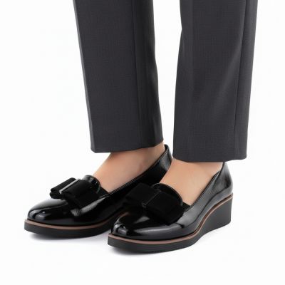 5. Women's patent leather high-heeled shoes, black, Vinceza 58630