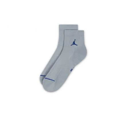 4. Air Jordan Jumpman Everyday Men's Basketball Socks 3-Pack - DX9655-904