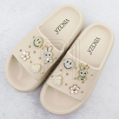 9. Vinceza W 76055 JAN404B flip-flops