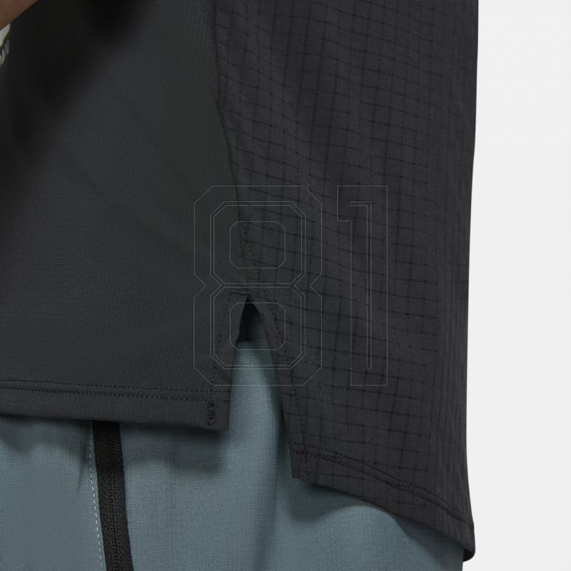 13. Nike Dri-FIT Rise 365 M CZ9050-010 T-shirt