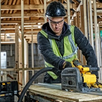 2. FLEXVOLT Aku 54V DCS520T2 DEWALT Circular Saw
