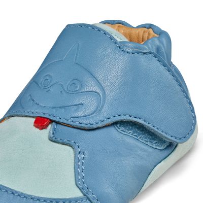 8. Affenzahn Crawly Shark leather crawling shoes (01257-30211)