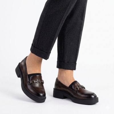 5. Women's leather loafers with thick soles, burgundy Vinceza 39985