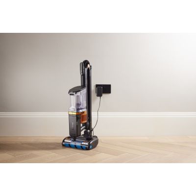 25. SHARK VACUUM CLEANER IZ300EU