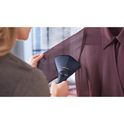 18. PHILIPS GC 810/20 Garment Steamer