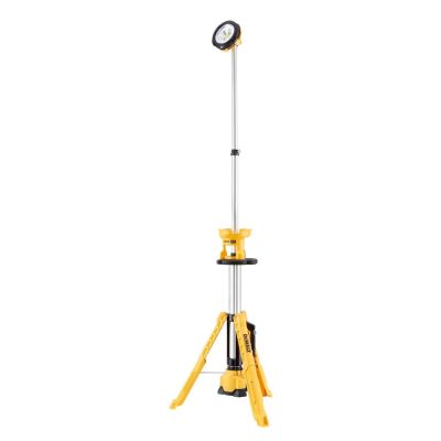 5. DeWalt DCL079-XJ Telescopic Tripod Lamp (3000 lm; Warm White)