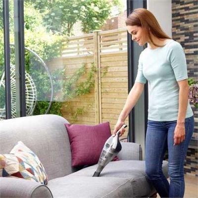 11. BLACK+DECKER NVC220WC 7.2V Cordless Handheld Vacuum Cleaner