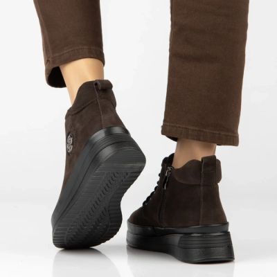 7. Women's leather suede ankle boots on a dark brown platform Filippo DBT4215