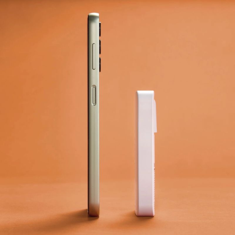 16. Hama GaN Charger 65W 2x USB-C 1x USB-A Foldable - White