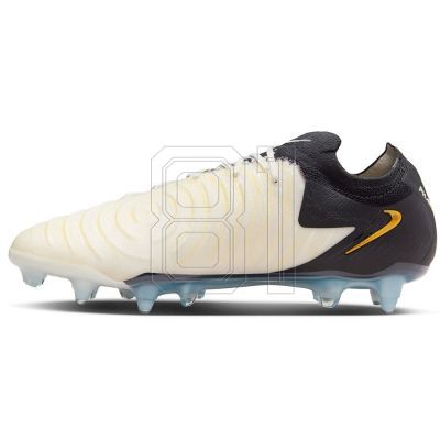 3. Nike Phantom GX II Elite SG M FJ2586-100 football boots
