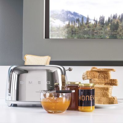 2. Smeg TSF01SSEU 2-slice toaster, chrome finish