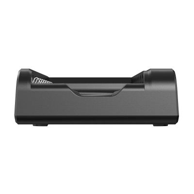 2. XTAR BATTERY CHARGER FOR R03 / AAA AND R6 / AA LI-ION 1.5 V / NIMH L8