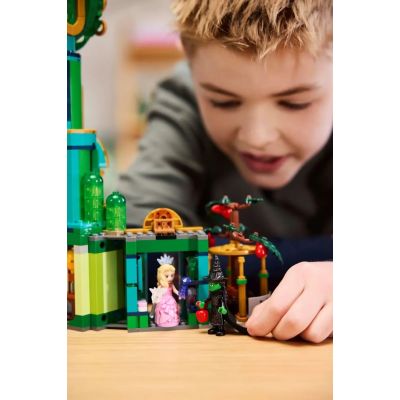 5. LEGO Wicked – Welcome to Emerald City 75684
