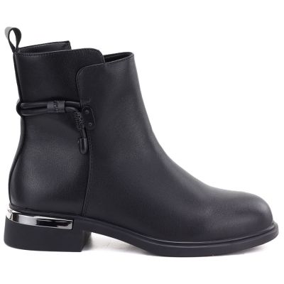 2. Women's black leather ankle boots D&A S.Barski MK62-7025