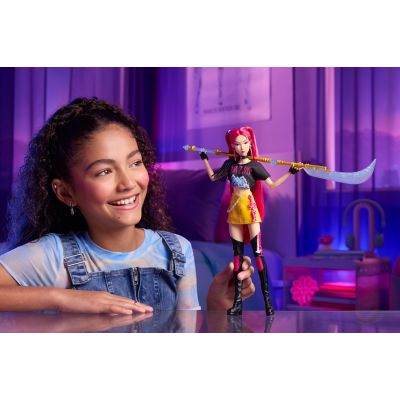 2. Mattel JRN36 doll