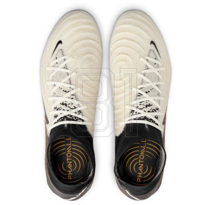 4. Nike Phantom Luna II Elite M FJ2572-100 football boots