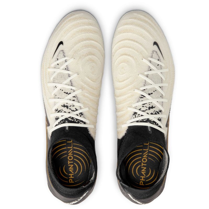 4. Nike Phantom Luna II Elite M FJ2572-100 football boots