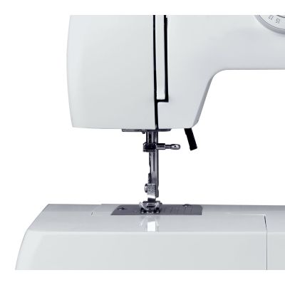8. ŁUCZNIK Weronika sewing machine 2008