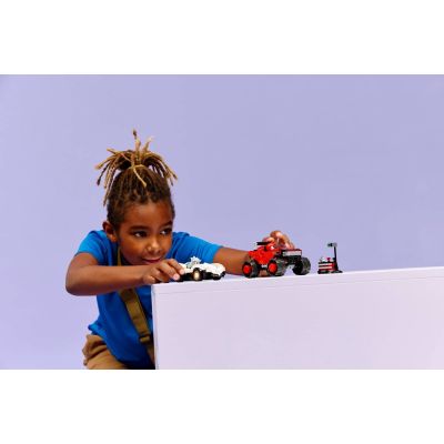 9. LEGO Sonic the Hedgehog 77118 - Silver in the Car vs. Knuckles in the Monster Truck