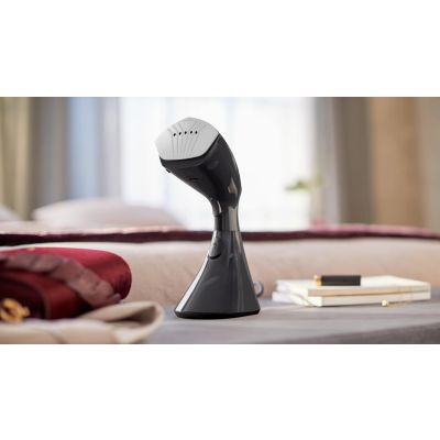 49. PHILIPS GC 800/80 Garment Steamer