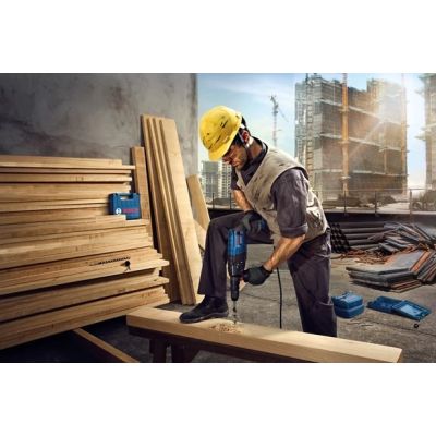 2. Bosch GBH 240 F PROFESSIONAL 790 W 4200 RPM SDS Plus