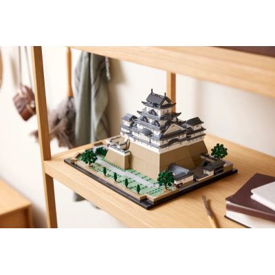 28. LEGO Architecture 21060 Himeji Castle