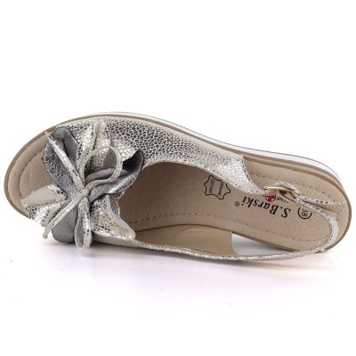 3. Women's leather sandals with a flower, gold, S.Barski 5988