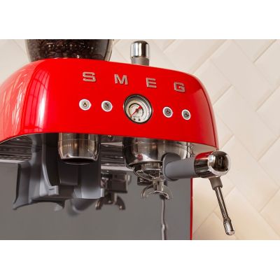 30. Smeg EGF03RDEU coffee machine Manual espresso machine 2.4 l