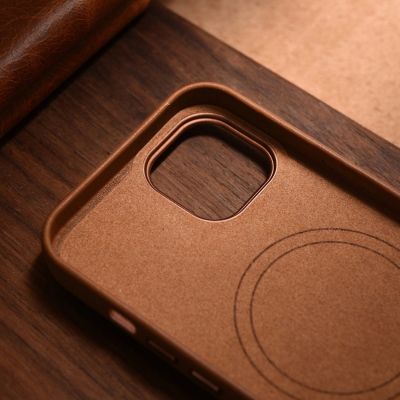 19. iCarer Case Leather Case Cover for iPhone 14 Plus Brown (MagSafe Compatible)
