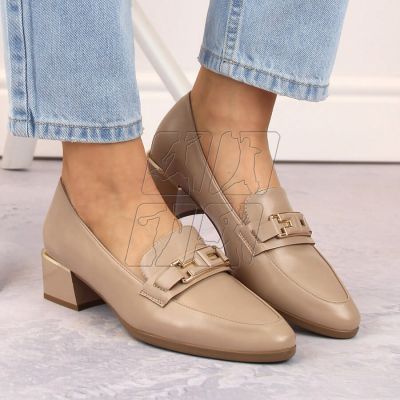 6. Vinceza W JAN270B low-heeled shoes, beige