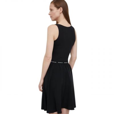 7. Calvin Klein Jeans Contrast W Dress J20J218348