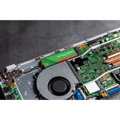 12. WD Green SN3000 2TB M.2 NVMe SSD WDS200T4G0E