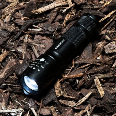 4. 1W LED FLASHLIGHT 80 lmn