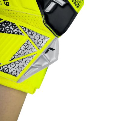 14. Reusch Attrakt Solid Jr 5572515 2014 Goalkeeper Gloves