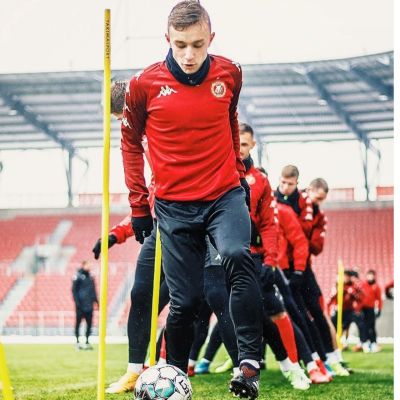 6. Yakima Sport Training Pole with Metal Tip 1.6m Blue 100646