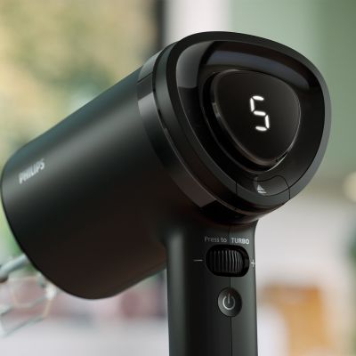 19. PHILIPS HR 3781/10 hand mixer