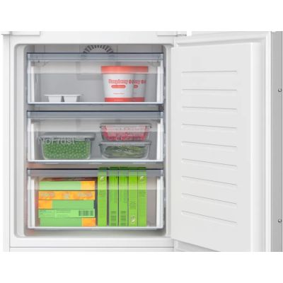 6. Built-in refrigerator BOSCH KIN96NSE0 193.5 cm high
