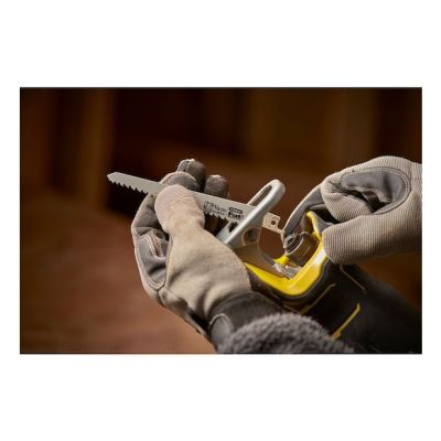 4. Stanley SFMCS310B-XJ Reciprocating Saw 3200 spm Black, Yellow