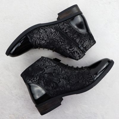 23. Women's black worker boots with socks Sabatina