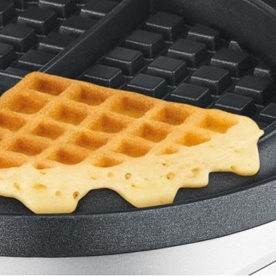 2. Sage the No-mess Waffle™ waffle maker, SWM520