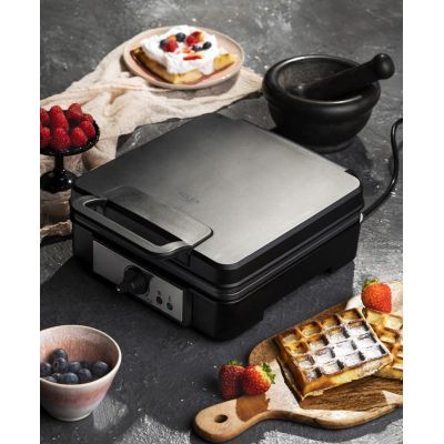 17. ADLER AD 3049 waffle maker