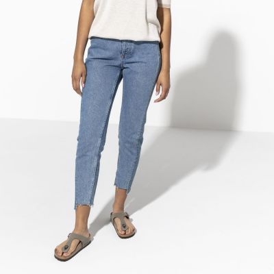 7. Birkenstock Gizeh Birko-Flor Nubuck Stone Regular Women's Flip-Flops Gray-Beige Wide (43391)